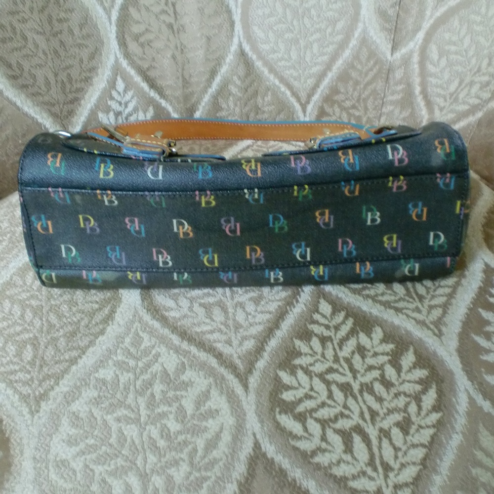 Dooney & Bourke - Picture 6 of 8